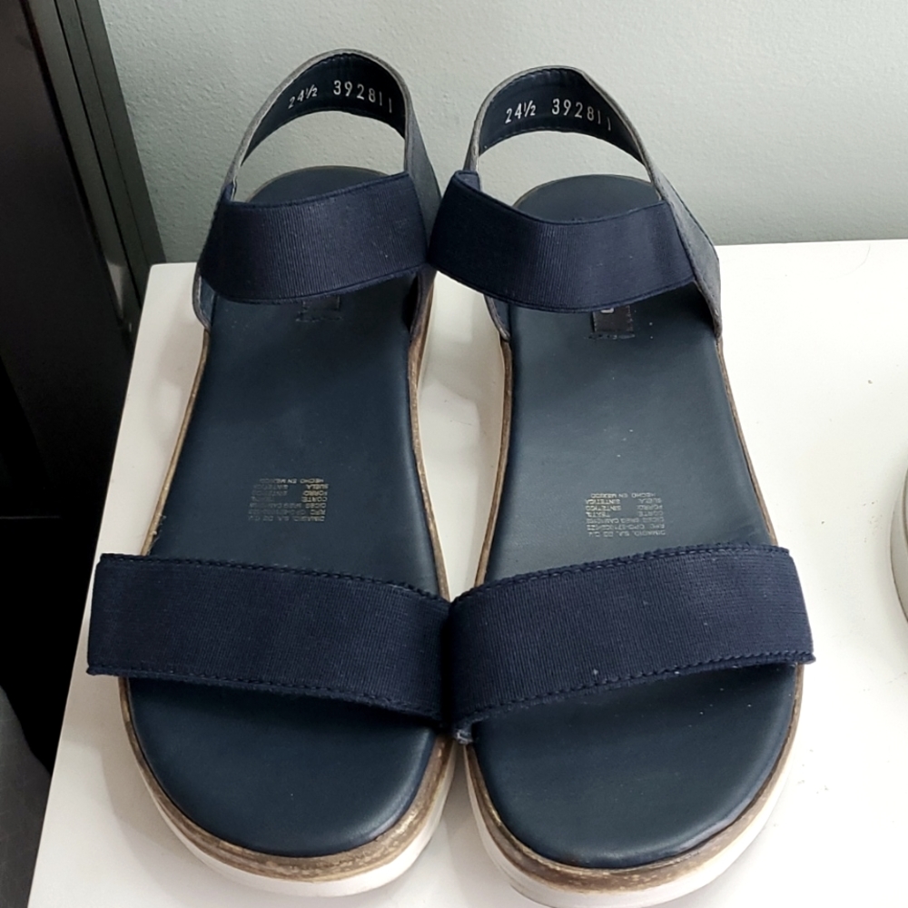Capa De Ozono cork bed sandles. Navy blue leather and elastic straps.